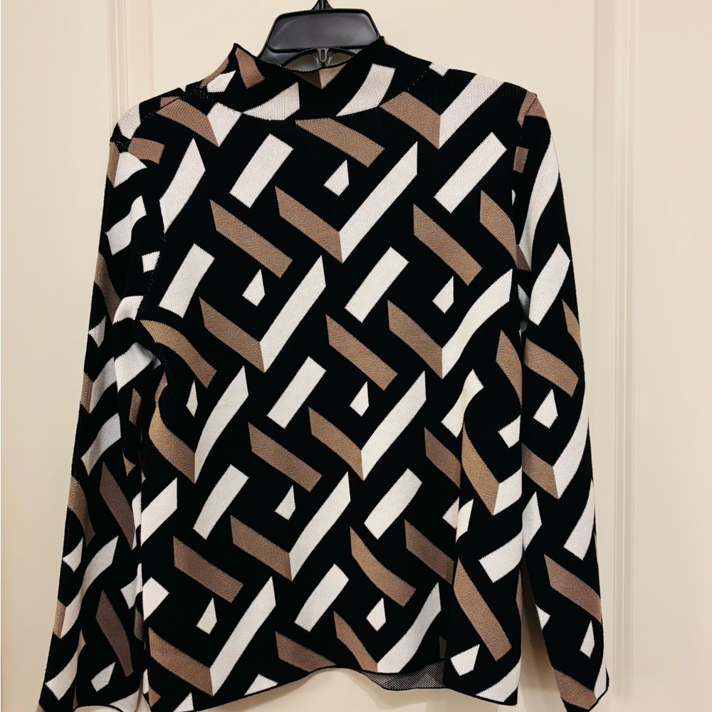 Geometric Pattern Long Sleeve Top
